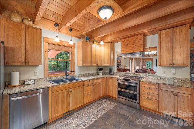 116 Ivy Road, Mills River, NC 28759