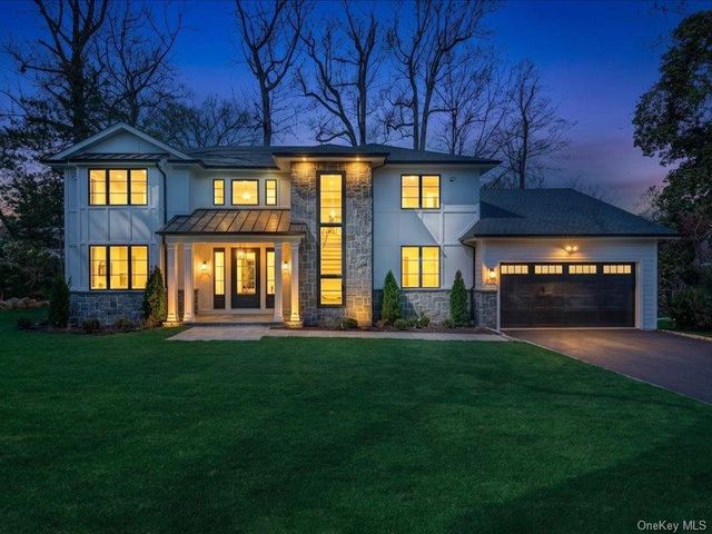 22 OLD FIELD Lane, Great Neck, NY 11020