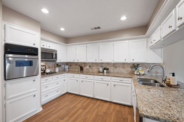 11566 S Kirkwood Road, Houston, TX 77477