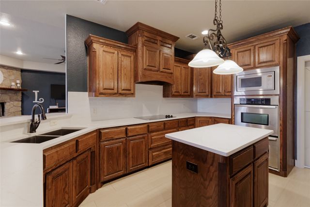 505 Spring Valley Road, Paradise, TX 76073