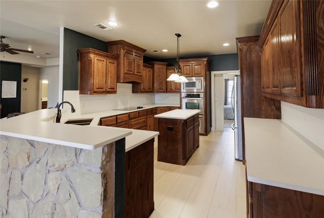 505 Spring Valley Road, Paradise, TX 76073