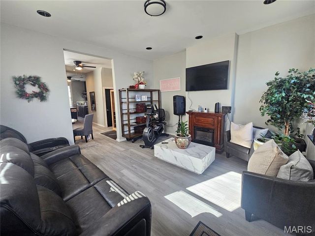 3307 N 19th Street, St Louis, MO 63107