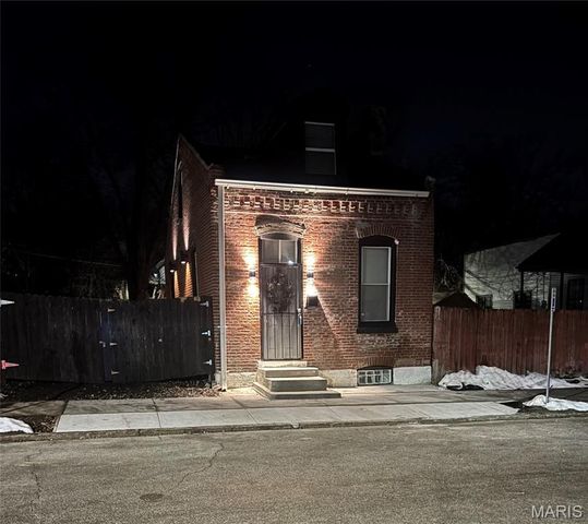 3307 N 19th Street, St Louis, MO 63107