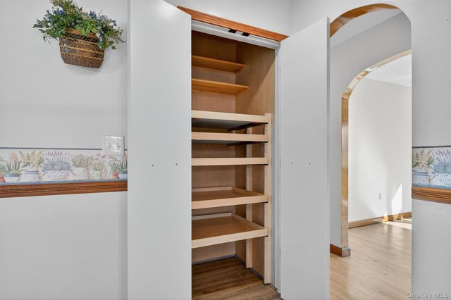 18 Oakland Avenue, Chester, NY 10918