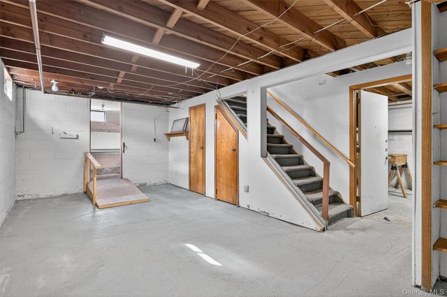 18 Oakland Avenue, Chester, NY 10918