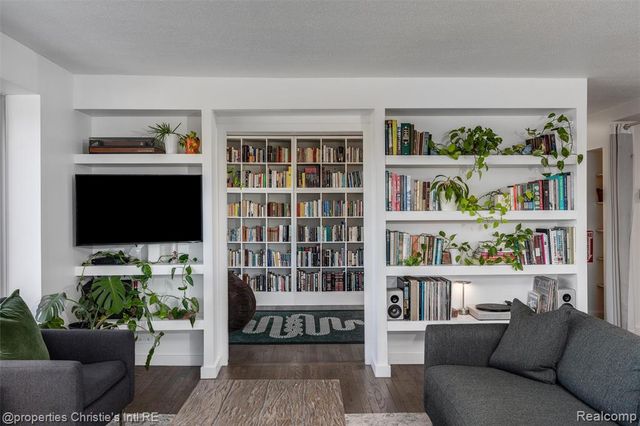 1300 E Lafayette Street 412, Detroit, MI 48207