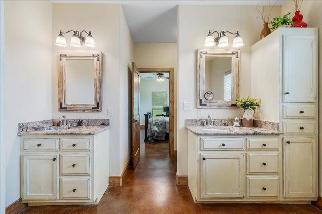 1305 Vz County Road 3821, Wills Point, TX 75169