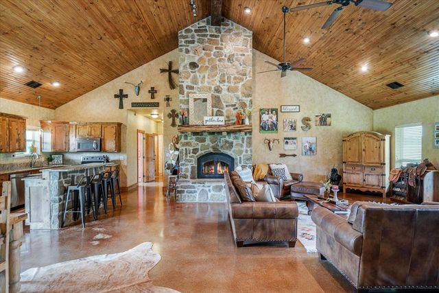 1305 Vz County Road 3821, Wills Point, TX 75169