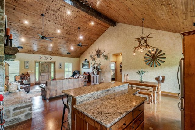 1305 Vz County Road 3821, Wills Point, TX 75169