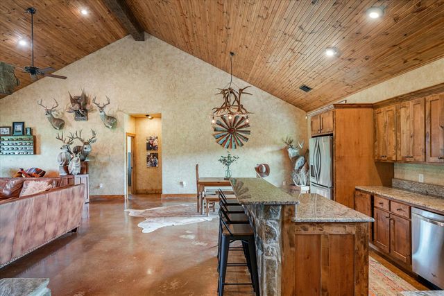 1305 Vz County Road 3821, Wills Point, TX 75169