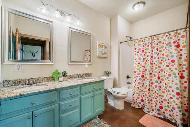 1305 Vz County Road 3821, Wills Point, TX 75169