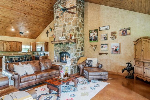 1305 Vz County Road 3821, Wills Point, TX 75169