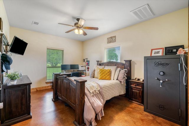 1305 Vz County Road 3821, Wills Point, TX 75169