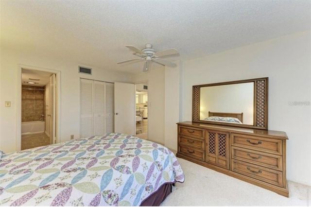 6120 43RD STREET W 102B, Bradenton, FL 34210