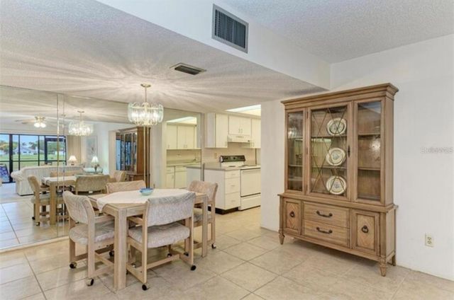 6120 43RD STREET W 102B, Bradenton, FL 34210