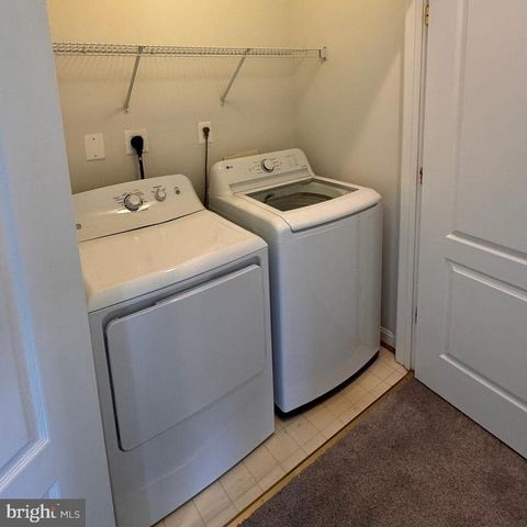 13642 FLYING SQUIRREL DR, Herndon, VA 20171