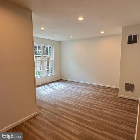 13642 FLYING SQUIRREL DR, Herndon, VA 20171