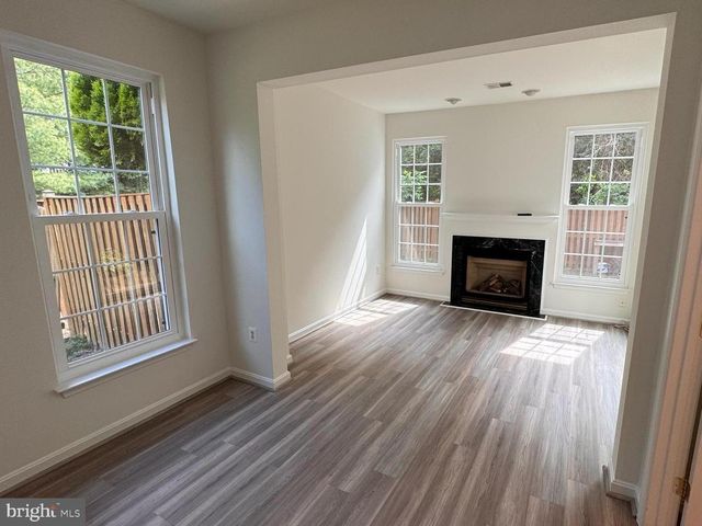 13642 FLYING SQUIRREL DR, Herndon, VA 20171