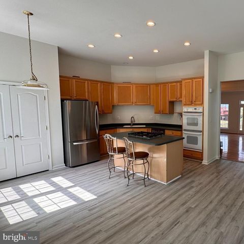 13642 FLYING SQUIRREL DR, Herndon, VA 20171