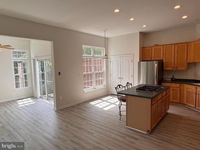 13642 FLYING SQUIRREL DR, Herndon, VA 20171