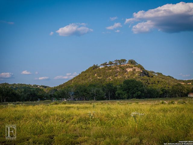 244 RIVERFRONT DR, New Braunfels, TX 78132