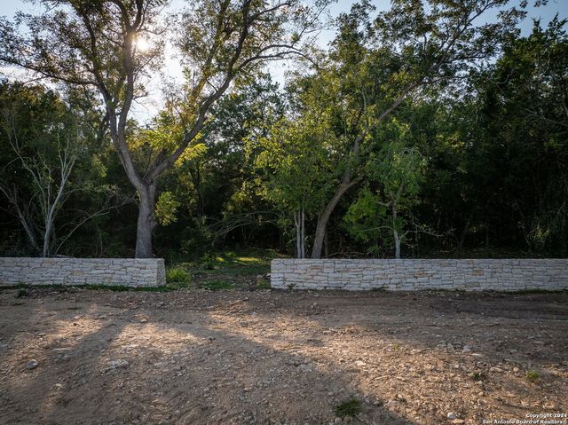 244 RIVERFRONT DR, New Braunfels, TX 78132