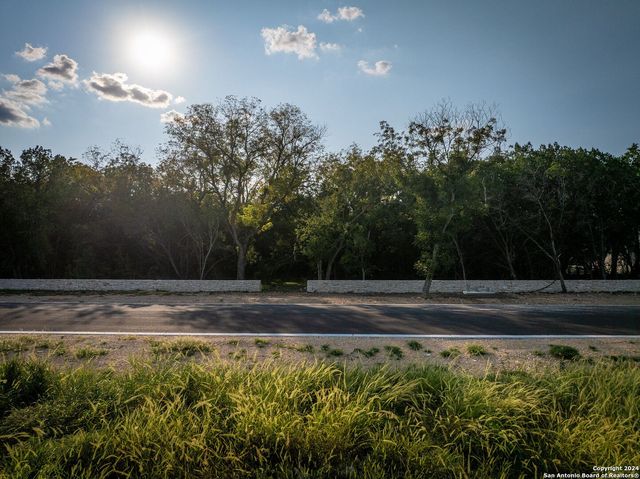 244 RIVERFRONT DR, New Braunfels, TX 78132