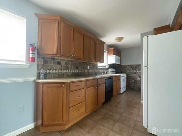 1203 N Oaks Boulevard, North Brunswick, NJ 08902