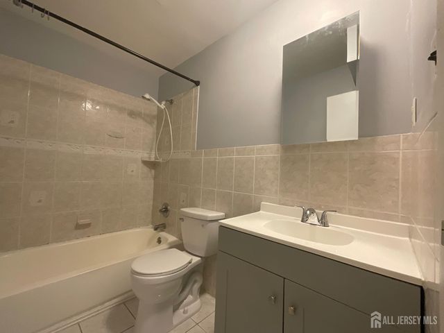 1203 N Oaks Boulevard, North Brunswick, NJ 08902