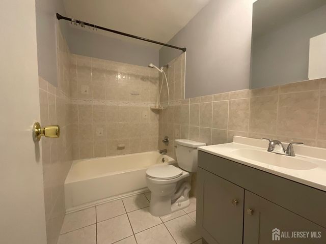 1203 N Oaks Boulevard, North Brunswick, NJ 08902