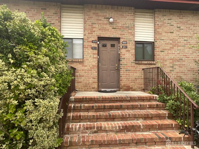 1203 N Oaks Boulevard, North Brunswick, NJ 08902