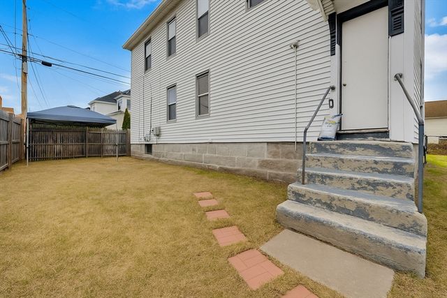 130 Dalton St, Lowell, MA 01850