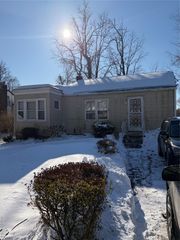 18 Melrose Avenue, East Northport, NY 11731