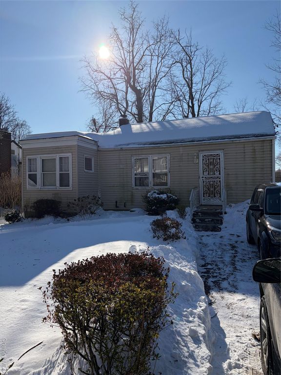 18 Melrose Avenue, East Northport, NY 11731