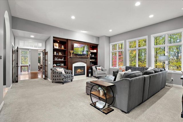 7160 Hawick Court, Belmont, MI 49306