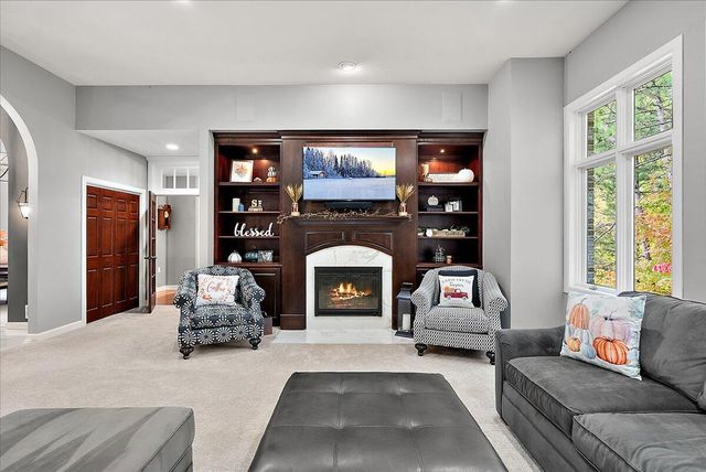 7160 Hawick Court, Belmont, MI 49306