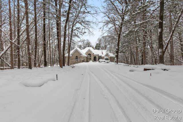 7160 Hawick Court, Belmont, MI 49306