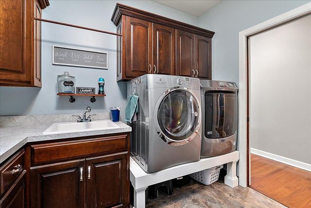 7160 Hawick Court, Belmont, MI 49306