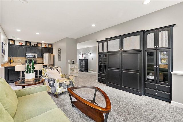 7160 Hawick Court, Belmont, MI 49306