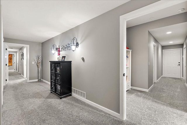 7160 Hawick Court, Belmont, MI 49306