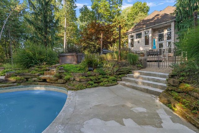 7160 Hawick Court, Belmont, MI 49306