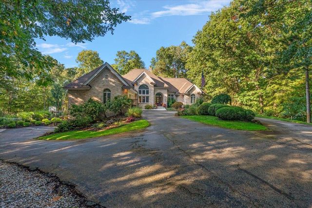 7160 Hawick Court, Belmont, MI 49306