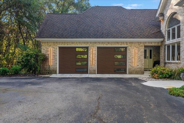 7160 Hawick Court, Belmont, MI 49306