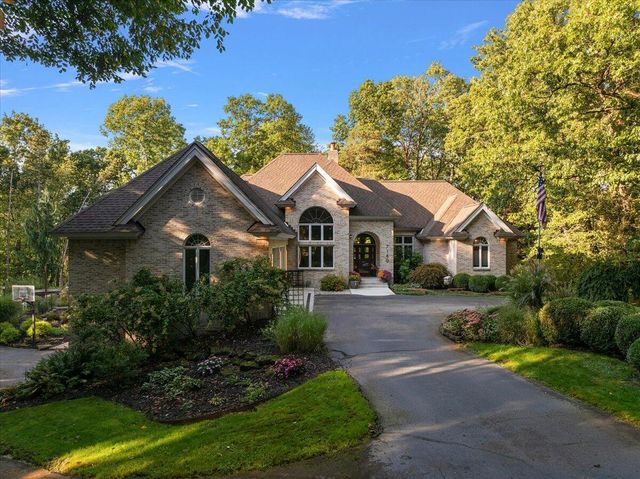 7160 Hawick Court, Belmont, MI 49306