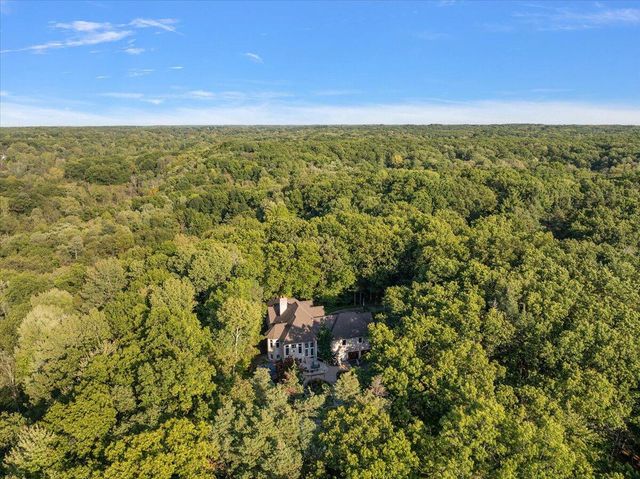 7160 Hawick Court, Belmont, MI 49306