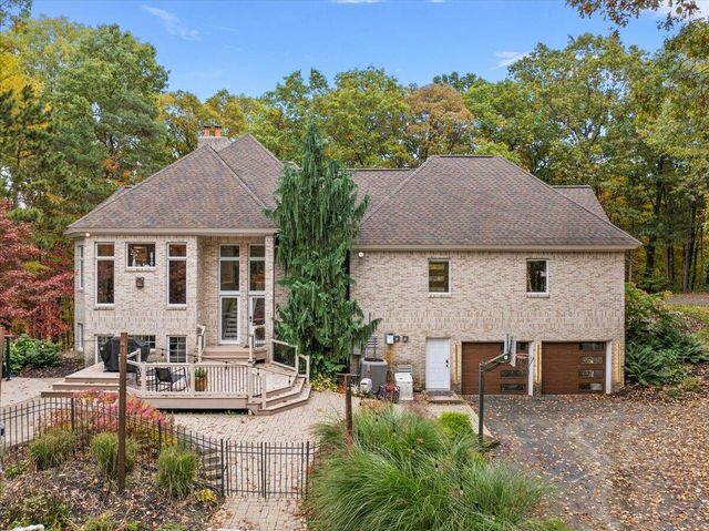 7160 Hawick Court, Belmont, MI 49306