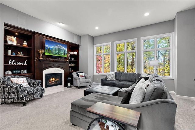 7160 Hawick Court, Belmont, MI 49306