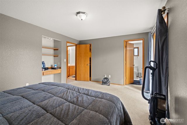 3730 Golden Eagle Loop SE, Olympia, WA 98513