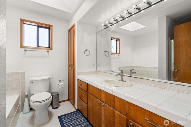 3730 Golden Eagle Loop SE, Olympia, WA 98513