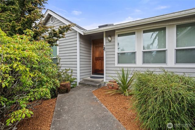 3730 Golden Eagle Loop SE, Olympia, WA 98513